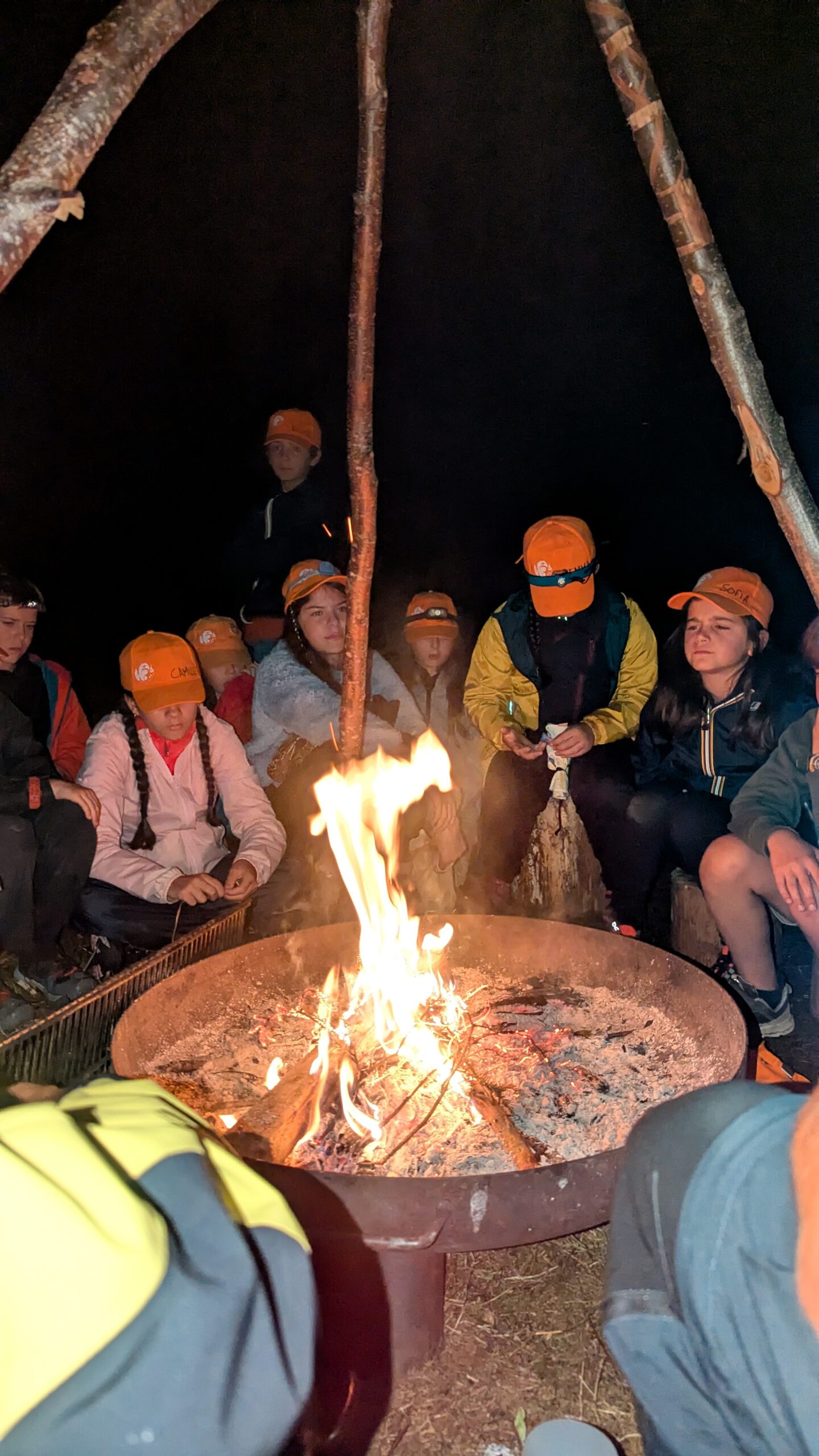 Feu de camp pendant le bivouac