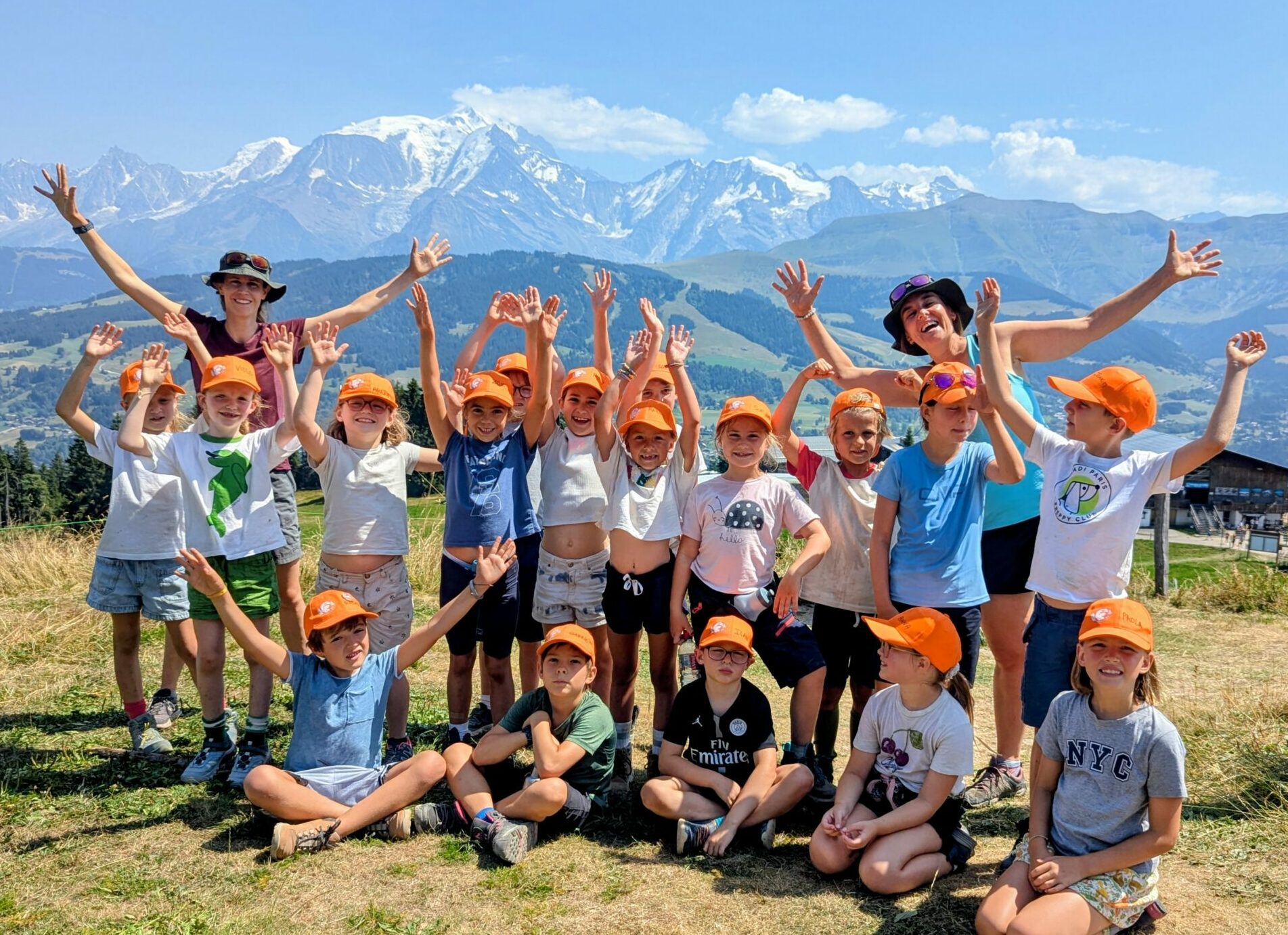 Stage Trappeurs à Megève avec enfants face au Mont-Blanc